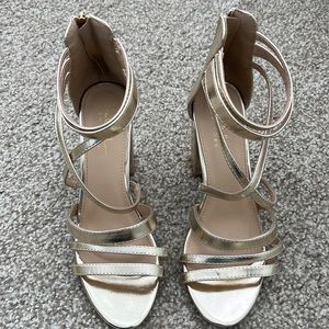Never worn Nicole Miller “Uman” shoes.